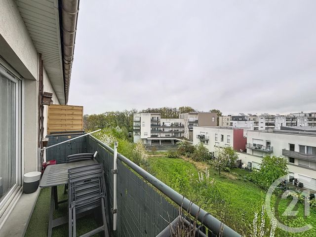 Appartement F2 à vendre - 2 pièces - 43.7 m2 - STE GENEVIEVE DES BOIS - 91 - ILE-DE-FRANCE - Century 21 Cl Immo