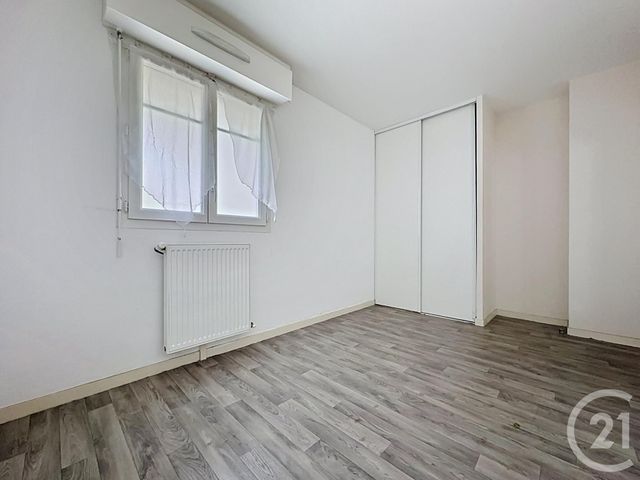 Appartement F3 à vendre - 3 pièces - 63.17 m2 - VILLABE - 91 - ILE-DE-FRANCE - Century 21 Cl Immo